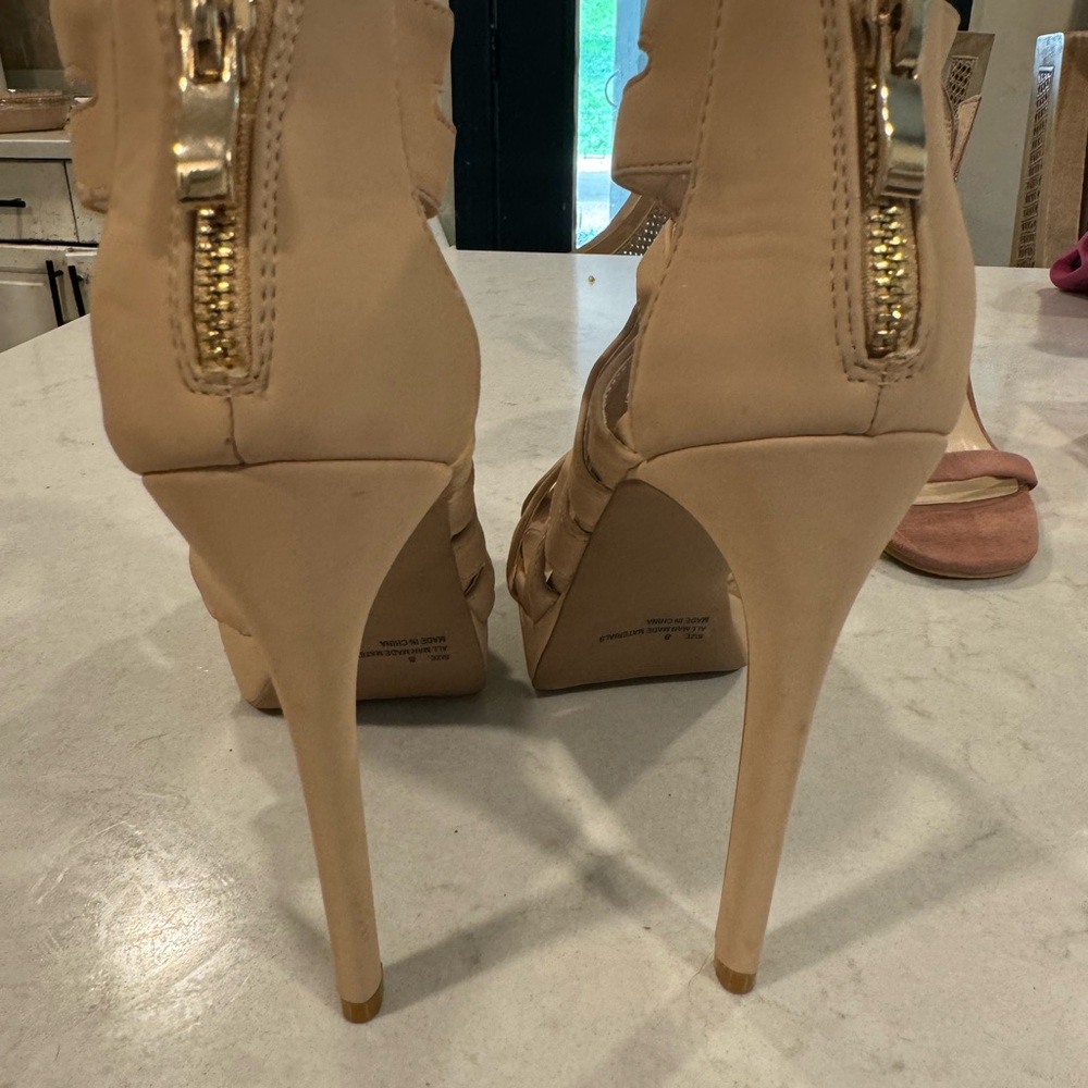 Heels - Picture 7 of 10
